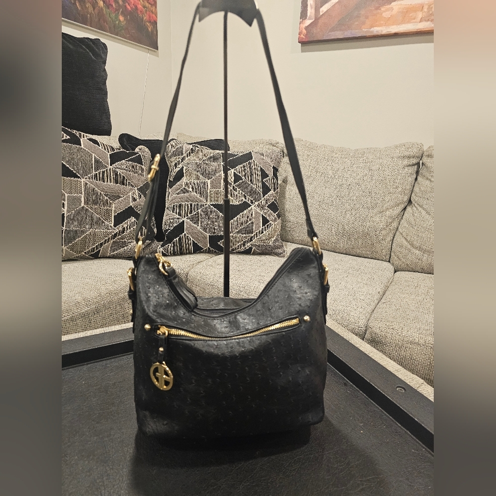 Gianni Bernini Black Vegan Leather Ostrich Embossed Adjustable Crossbody Bag - Picture 2 of 11